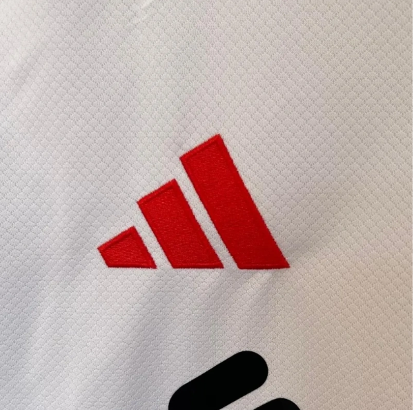 Liverpool 25/26 Away Kit